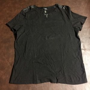 H&M Black Tee with shoulder design XL